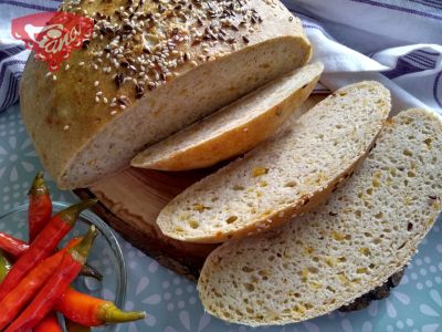 Gluten-free bread with chili and cheddar