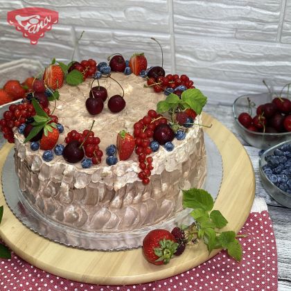 Cake with mascarpone cream and cottage cheese
