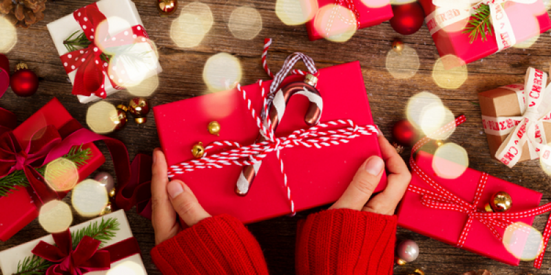 Are you thinking about what to gift your loved ones? We have some tips for you!