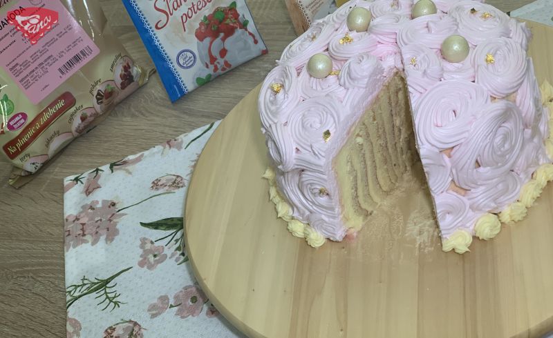 Cake with vanilla cream and strawberry whipped cream