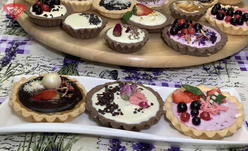 Gluten-free chocolate and fruit tartlets