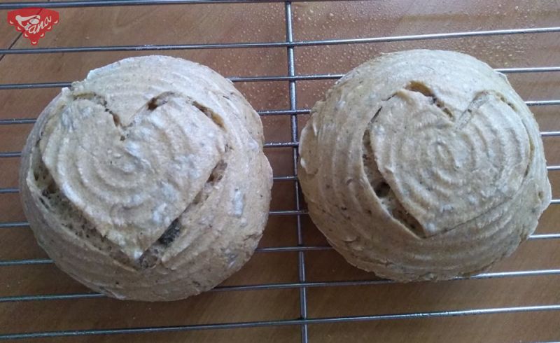 Gluten-free sourdough mini breads