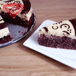 Gluténmentes rebarbara torta eperlekvárral Gluténmentes rebarbara torta eperlekvárral