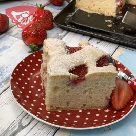 Gluten-free mug cake with fruit