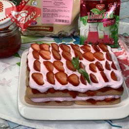 Erdbeer-Himbeer-saftiges Tiramisu