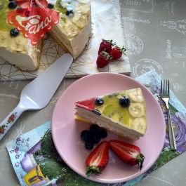 Gluten-free fruit cake with gelatin glaze Gluten-free fruit cake with gelatin glaze