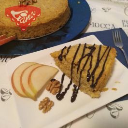 Gluten-free apple-walnut cake Gluten-free apple-walnut cake