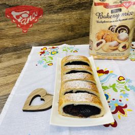 Gluten-free poppy-cherry strudel Gluten-free poppy-cherry strudel