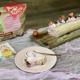 Pavlova roláda s malinovou šlehačkou