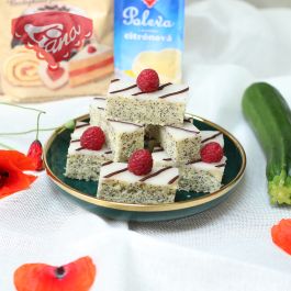 Gluten-free zucchini and poppy seeds with lemon glaze