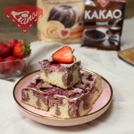 Bezlepková dvoubarevná bublanina s jahodami