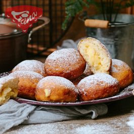 Gluten-Free Donuts Filled with Vanilla Pudding Gluten-Free Donuts Filled with Vanilla Pudding