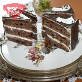 Gingerbread with almond cream Gingerbread with almond cream