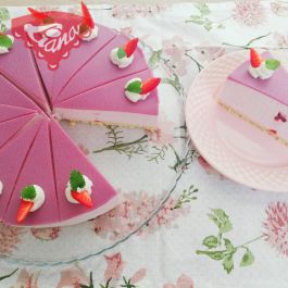 Gluténmentes meggyes sajttorta Gluténmentes meggyes sajttorta