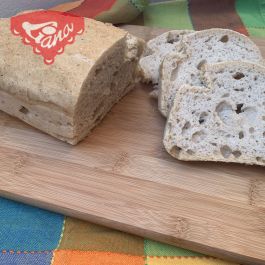 Bezglutenowy chleb na zakwasie w formie Bezglutenowy chleb na zakwasie w formie