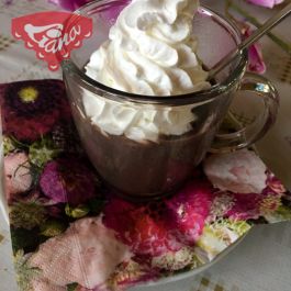 Cremige heiße Schokolade aus Liana-Pudding Cremige heiße Schokolade aus Liana-Pudding