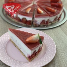 Strawberry-cream cheesecake Strawberry-cream cheesecake