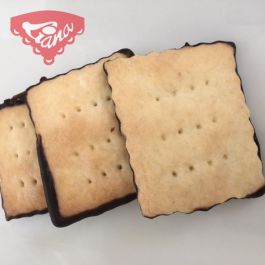 Gluten-free semi-dipped or cheesecake biscuits Gluten-free semi-dipped or cheesecake biscuits